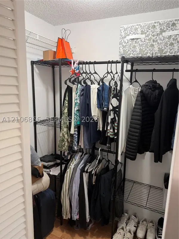 6800 Nova Dr #201-1, Davie, FL 33317