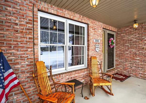 916 Poplar Cove CT, Brownstown, IN 47220