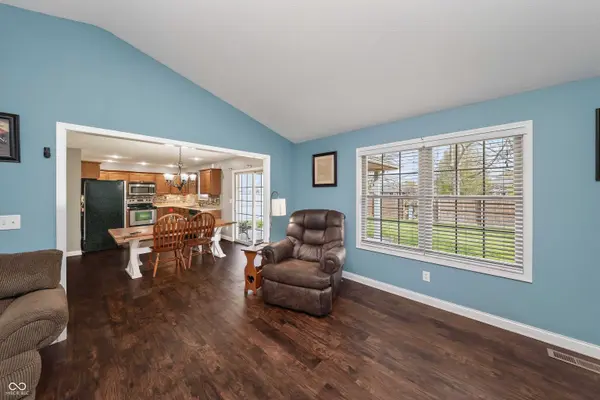 1839 Richards DR, Seymour, IN 47274