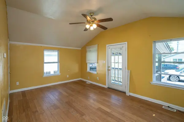 811 W Laurel ST, Seymour, IN 47274