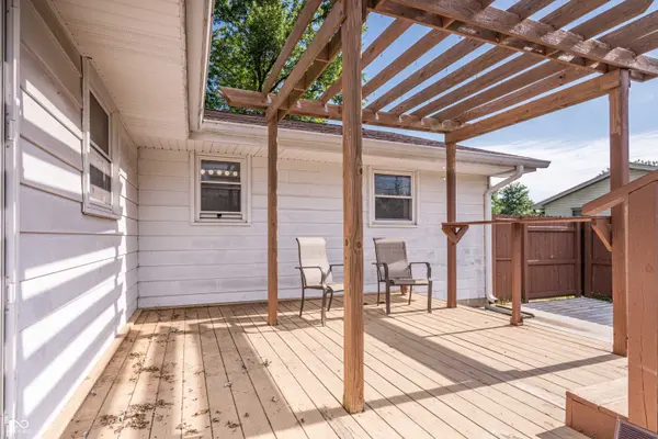 618 Holiday DR, Seymour, IN 47274