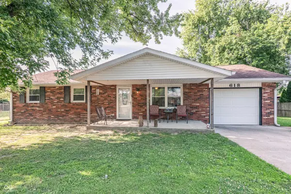 618 Holiday DR, Seymour, IN 47274