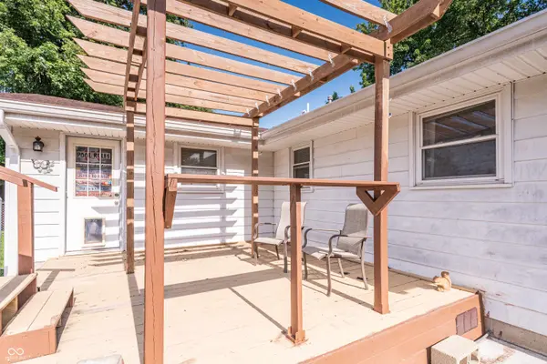 618 Holiday DR, Seymour, IN 47274