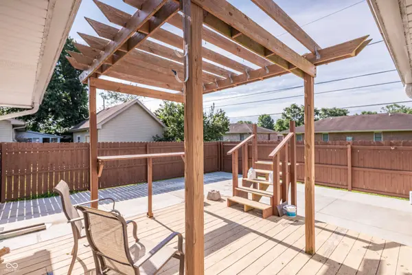 618 Holiday DR, Seymour, IN 47274