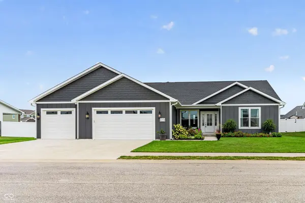 6773 Redbud LN, Seymour, IN 47274