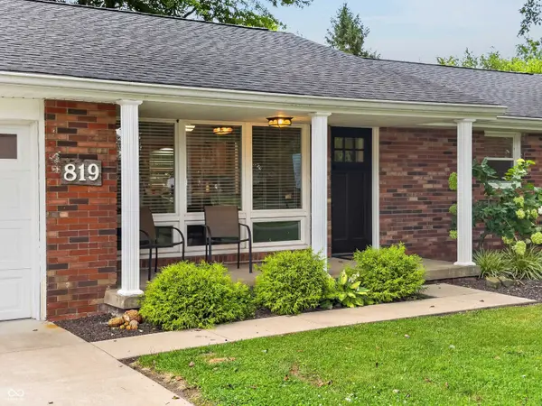 819 Greenbriar DR, Seymour, IN 47274