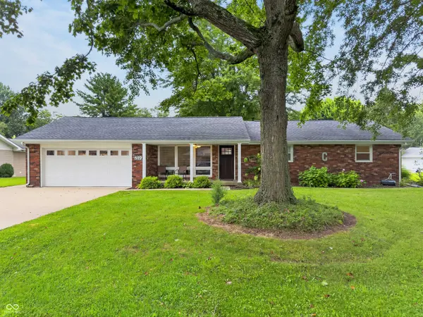 819 Greenbriar DR, Seymour, IN 47274