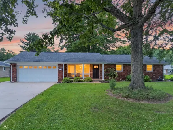 819 Greenbriar DR