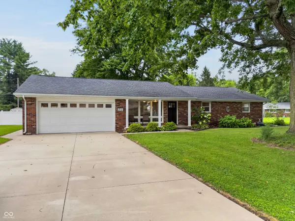 819 Greenbriar DR, Seymour, IN 47274