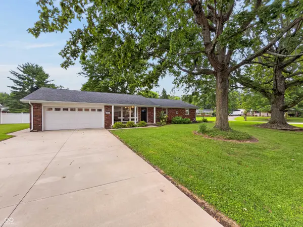 819 Greenbriar DR, Seymour, IN 47274