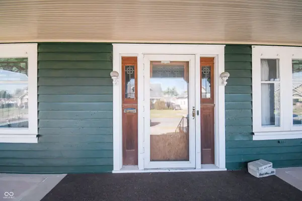 718 S Walnut ST, Seymour, IN 47274