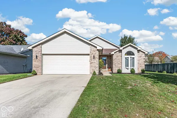 5886 Regency DR, Columbus, IN 47203