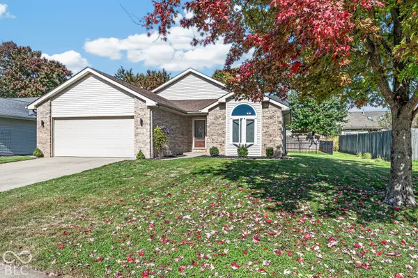 5886 Regency DR, Columbus, IN 47203