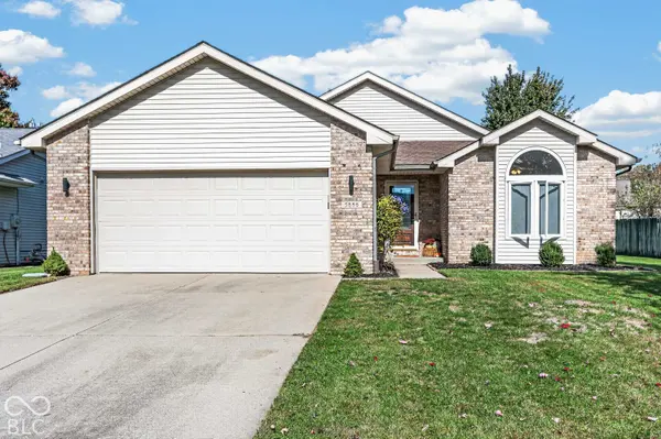 5886 Regency DR, Columbus, IN 47203