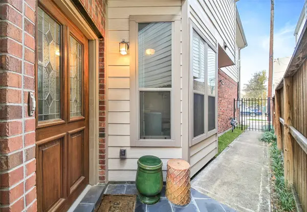 5309 Larkin ST #A, Houston, TX 77007