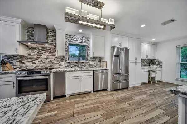 963 Thornton RD, Houston, TX 77018