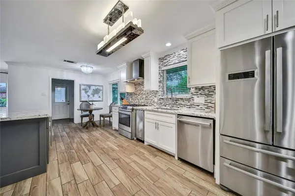 963 Thornton RD, Houston, TX 77018