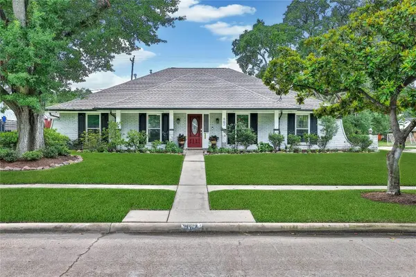 963 Thornton RD, Houston, TX 77018