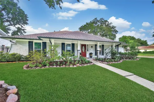 963 Thornton RD, Houston, TX 77018