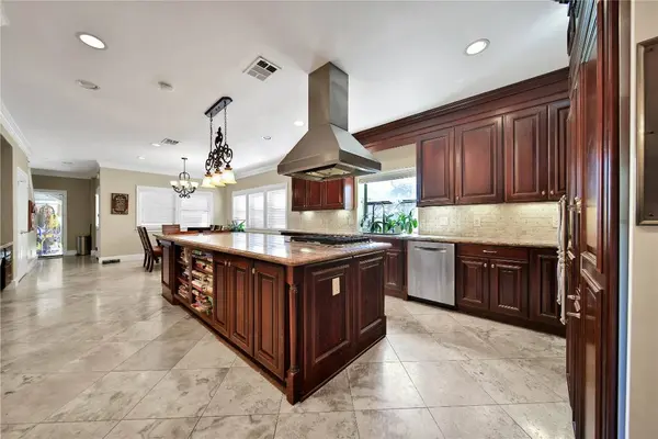 248 Bryn Mawr CIR, Hunters Creek Village, TX 77024