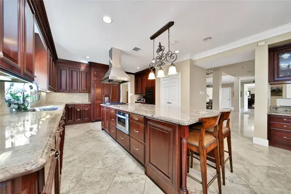 248 Bryn Mawr CIR, Hunters Creek Village, TX 77024