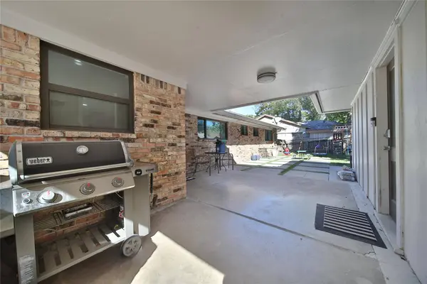 4402 Fallbrook DR, Houston, TX 77018