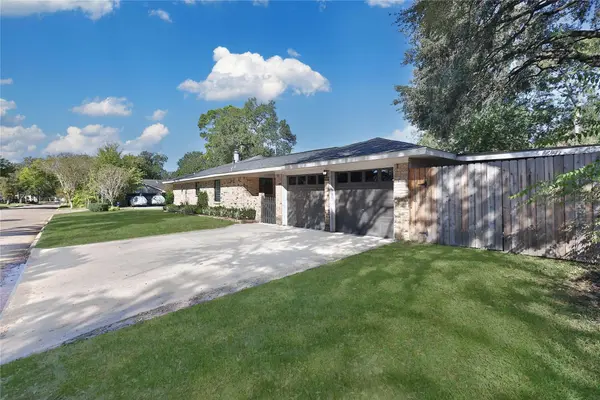 4402 Fallbrook DR, Houston, TX 77018