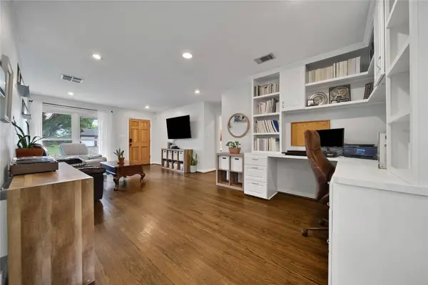 11218 Cliffwood DR, Houston, TX 77035