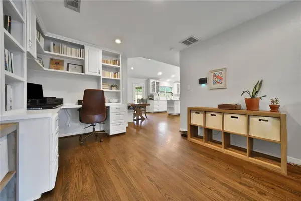 11218 Cliffwood DR, Houston, TX 77035