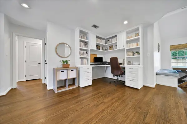 11218 Cliffwood DR, Houston, TX 77035