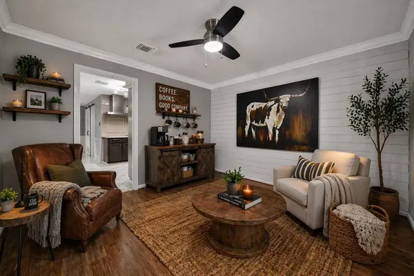 10915 Holly Springs DR, Houston, TX 77042