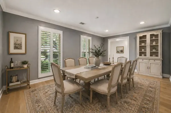 1034 Thornton RD, Houston, TX 77018