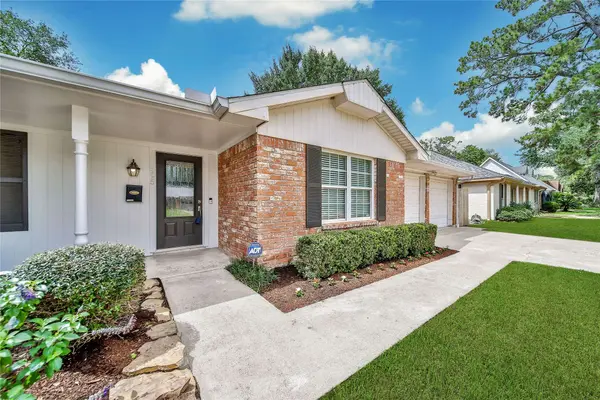 995 Curtin ST, Houston, TX 77018