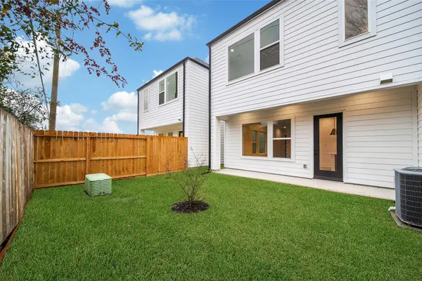 7620 Inwood Hills LN, Houston, TX 77088