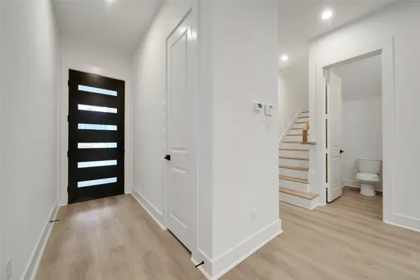 7618 Inwood Hills LN, Houston, TX 77088