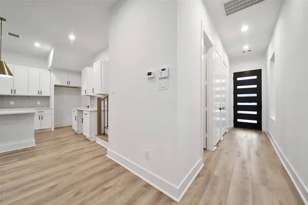 7625 Inwood Grove LN, Houston, TX 77088