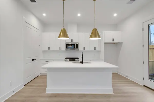 7620 Inwood Hills LN, Houston, TX 77088