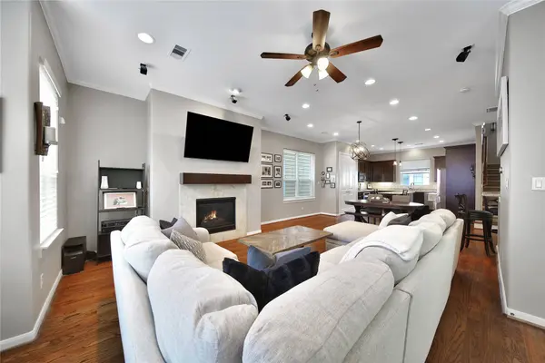 219 W 27th ST #H, Houston, TX 77008