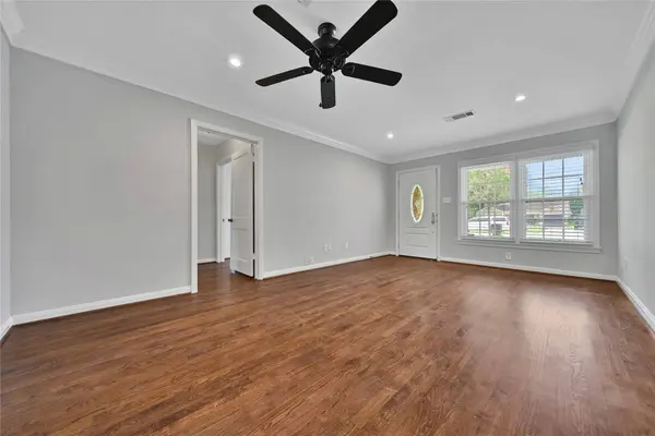 1038 Lamonte LN, Houston, TX 77018