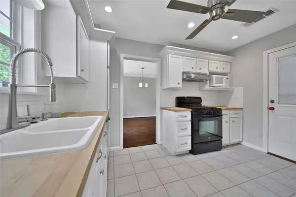 1038 Lamonte LN, Houston, TX 77018