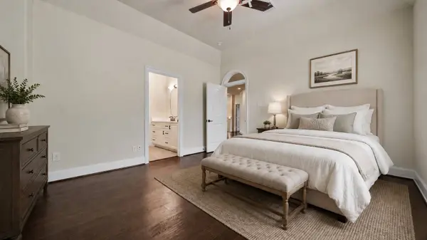 4518 Holt ST, Bellaire, TX 77401