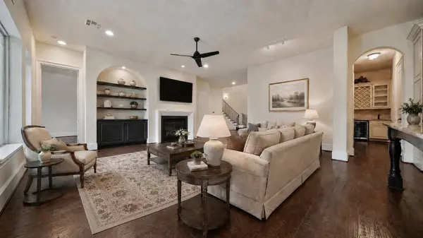 4518 Holt ST, Bellaire, TX 77401