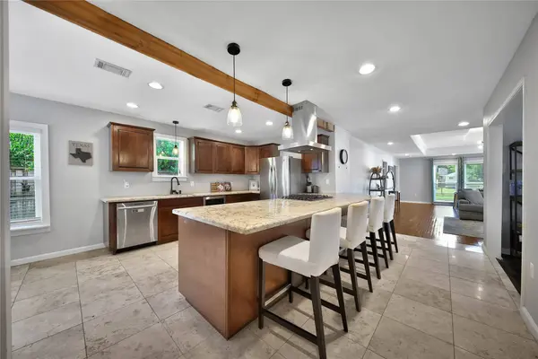 4320 Julian ST, Houston, TX 77009