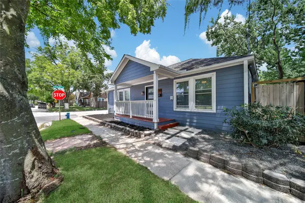 4320 Julian ST, Houston, TX 77009