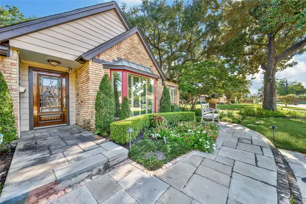1147 Thornton RD, Houston, TX 77018