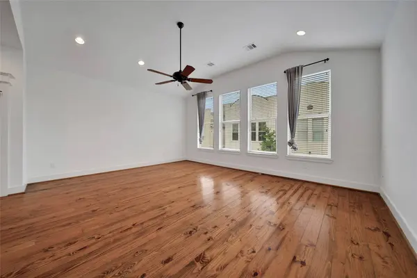 108 Riley LN, Houston, TX 77003