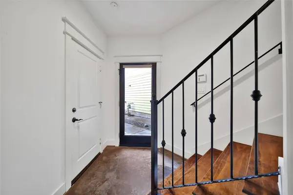 108 Riley LN, Houston, TX 77003