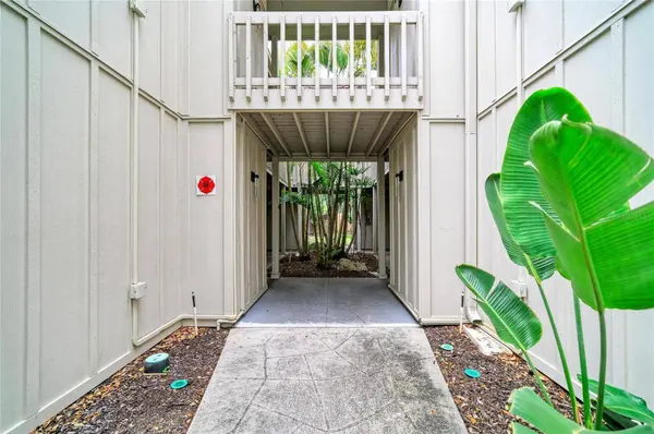2224 BAHIA VISTA ST #E6, Sarasota, FL 34239