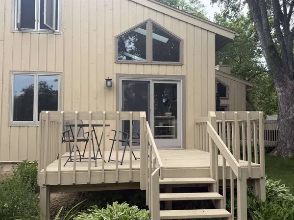 7305 Donna Drive, Middleton, WI 53562-1735