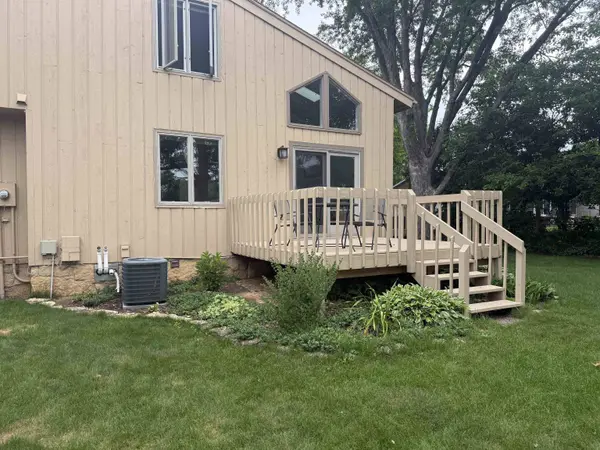 7305 Donna Drive, Middleton, WI 53562-1735